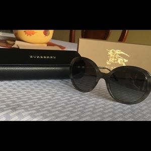 Burberry Sunglasses Luxottica